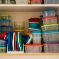 Svaka srpska majka će se prepoznati u ovome: Upala ćerki u stan i počela da pretura tražeći svoje tegle i plastične posude…
