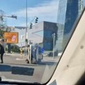 Opšti haos na Novom Beogradu, policijsko vozilo se prevrnulo: Nakon sudara sa audijem ima POVREĐENIH (video)