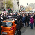 Novinarka "Danasa": Šta fali da maloletni protestuju, neće valjda da uče do 18. godine? VIDEO