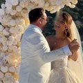 Udala se Loto devojka za britanskog milionera Blista u venčanici, gala venčanje organizovano u Crnoj Gori (foto)