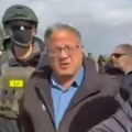 Bena gvira zasuli kamenjem: Paori "srdačno" dočekali izraelskog ministra, policija hitno reagovala! (video)