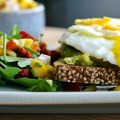 Doručak koji će vas osvojiti: Tost, avokado, jaje i prstohvat začina
