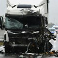 Za dlaku izbegao smrt! Srpski vozač kamiona preživeo gotovo nemoguće, kabina zgužvana do neprepoznatljivosti (video)