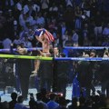 VIDEO Predao se usred meča u Beloj kući: Sedeo na stolici, a onda je odlučio da šokira UFC
