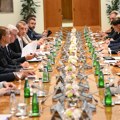 U toku plenarni sastanak delegacija Srbije i Češke, predvode ga Mačut i Babiš