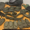 Војна опрема пронађена у отвореном шахту у Северној Митровици ФОТО