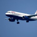 Drama u vazduhu! Posada proglasila vanrednu situaciju, avion se spustio na 2.400 metara, hitne službe stavljene u pripravnost