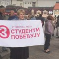 "Dvostruki doček" za studente šetače u Boru: S jedne strane ulice njihove, sa druge pristalice SNS
