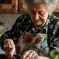 Šta je „bakin turizam” i zašto je sve popularniji? Inspiracija za genijalnu biznis ideju – Italijanke