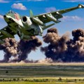 Pogledajte - rat dronova iznad Ukrajine: Bespilotna letelica snimila svoj pad usled manevra Su-25 (video)