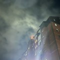Gori zgrada na keju: Požar u Čačku, veliki broj vatrogasaca na terenu (foto/video)