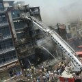 Ljudi iskakali kroz prozore: Užas u Indiji: Izbio požar u restoranu pa se proširio na hotel, poginulo šest ljudi (video)