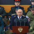 "Slava hrabrim oružanim snagama" Putin u govoru poručio: Nikome nećemo dozvoliti da nam preti