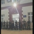 (VIDEO) Građani blokirali kružni tok ispred policijske stanice u Loznici zbog hapšenja aktivista „Ne damo Jadar“