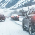 Evropa zatrpana snegom: Snimci su neverovatni, veje kao usred januara (video)