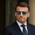 Skočila prodaja naočara za sunce koje nosi francuski predsednik