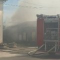 Veliki požar izbio u Smederevu! Vatrogasci hitno izašli na teren, bore sa sa plamenom