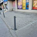 Pisma čitalaca: Kad samousluga uzurpira trotoar…
