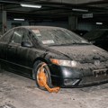 "Honda" već 6 godina trune na parkingu aerodroma: Kad su je otvorili shvatili su da se vlasnik verovatno nikad neće vratiti…