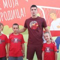 Zvezda spremila iznenađenja za najmlađe navijače: A, lepe stvari čekaju i one starije, ako u nedelju dođu na stadion