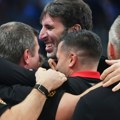 Nova drama selektora Nemačke: Umesto da slavi zlato na Eurobasketu, ponovo završio u bolnici