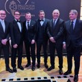 U odabranom društvu: Pogledajte s kim su Piksi i Mijatović na dodeli Zlatne lopte! (foto)