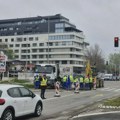 Radovi na putu napravili kolaps u jednom delu Novog Beograda (FOTO)