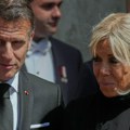Makron je dobio šamar od prve dame zbog dopisivanja!? Glumica je i mlađa je od Brižit 30 godina