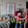 "Nikad je nije ostavio" Pogledajte kako je stariji par doživeo zemljotres u Venecueli: "Srce mi se slama kad ih vidim" (video)