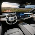 Sve manje fizičkih komandi u kolima? BMW kaže da su mladi vozači krivi!