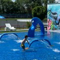 Odlični đaci ne plaćaju ulaz: Otvoren dečiji bazen u Srpskoj Crnji (foto)
