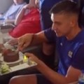 Bogdan u avionu proslavio rođendan Evo kako je to izgledalo