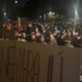 Protest u Bratislavi: Stotine Slovaka demonstriralo zbog plana vlade da zatvori specijalna tužilaštva za najteža dela!