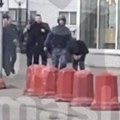 Snimak hapšenja iz peterburga: Rusija ponovo bila na nogama - Zbog bombe evakuisan tržni centar (VIDEO)