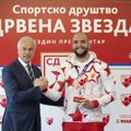 Zvezda odala priznanje Veljku Ražnatoviću: Zvezdan Terzić uručio plaketu srpskom bokseru! (foto)