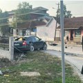 Udes u Ljubiću - povređeni žena na motoru i vozač putničkog vozila