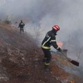 Srbi opet pale njive Požari duž auto-puteva gori šiblje kod Šimanovaca, gasi se požar kod Smedereva