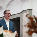 Aleksandar Vučić: Božić nas inspiriše da zajedno gradimo bolju budućnost ispunjenu ljubavlju