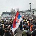 Višečasovna blokada požeške petlje: Građani desetak opština iz zapadne Srbije na protest došli peške