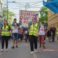 Ratni veterani Srbije, prosvetari i građani Zrenjanina na današnjem protestu zrenjaninskih studenata [FOTO] Protest u…