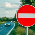 Krali saobraćajne znake na Moravskom koridoru: Uhapšene tri osobe