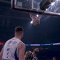 Tajrik Džons brutalno zakucao, a ono što se desilo posle toga ostavilo je celu Arenu u čudu