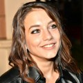 Svetska premijera: Mini-serija "Apsolutnih 100" na festivalu u Karlovim Varima: Glavnu žensku ulogu tumači mlada Anita…