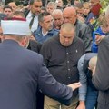 Halid Bešlić sahranjen bez pesme: Nakon što su telo spustili u grob, počela je fatiha