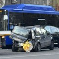 Nesreća u centru Beograda, automobil uništen: Stvara se zastoj FOTO