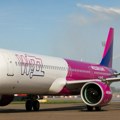 Incident na aerodromu u Bukurušetu: Na avionu Wizz Air-a nakon sletanja pojavio se plamen