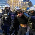 Primena policijske prinude bez upozorenja: Ko se na protestu ispred Rektorata oglušio o zakon