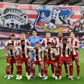Hram sv. Save i severna tribina u Grčkoj: Navijači Olimpijakosa obojili tribinu Zvezdinim motivima!