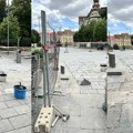 Radnici na terenu: Saniraju se oštećenja na centralnom gradskom trgu