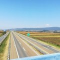 Automobil udario u zaustavljen kamion, vozač poginuo